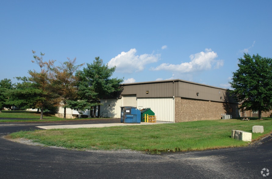 More Photos Of 19 Lukens Dr, New Castle Warehouse For Lease