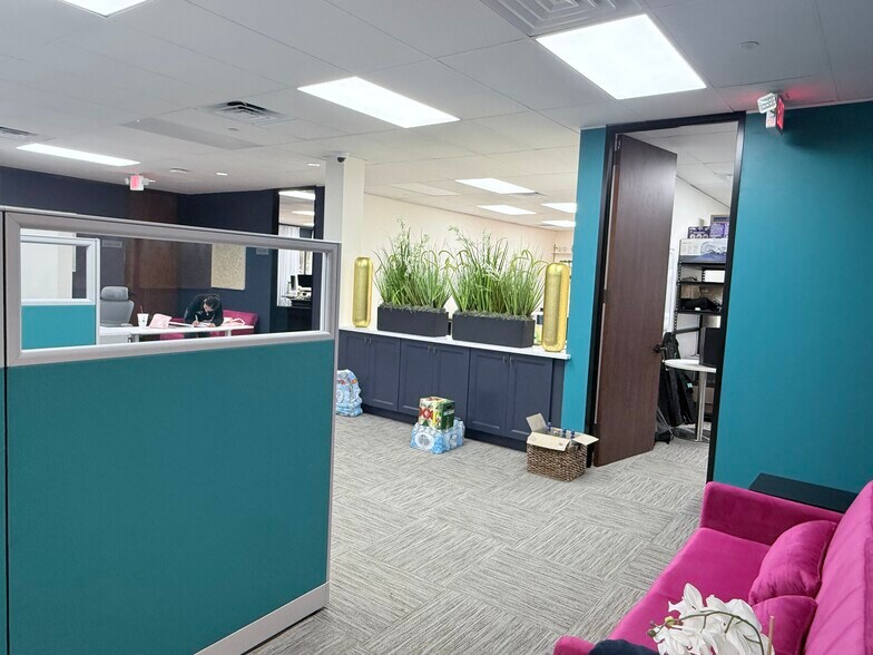 More Photos Of 811 FM-1959, Houston Office For Lease