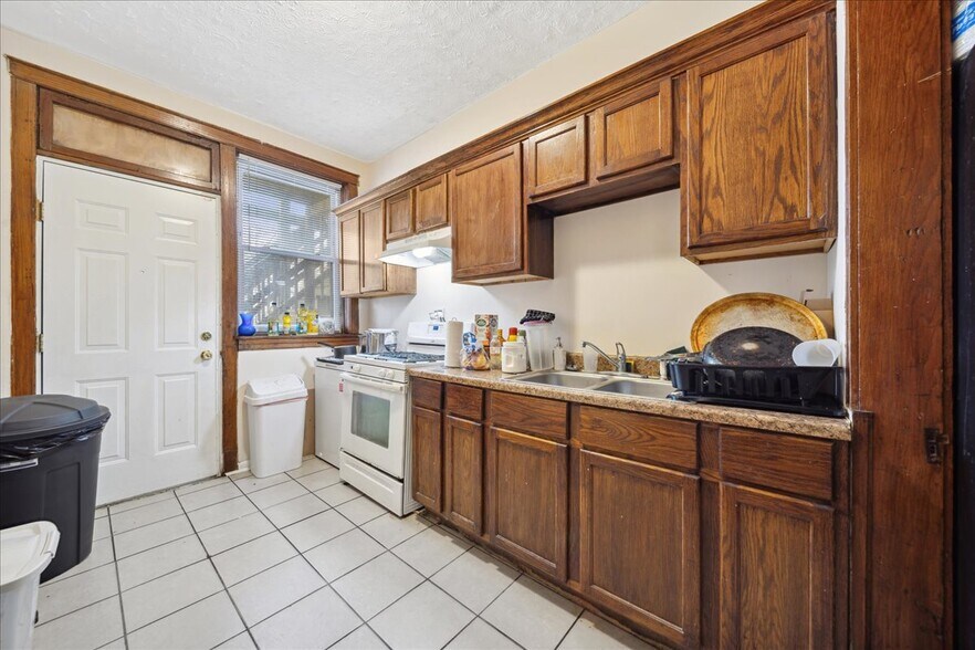 More Photos Of 7252 S Yale Ave, Chicago Apartments For Sale