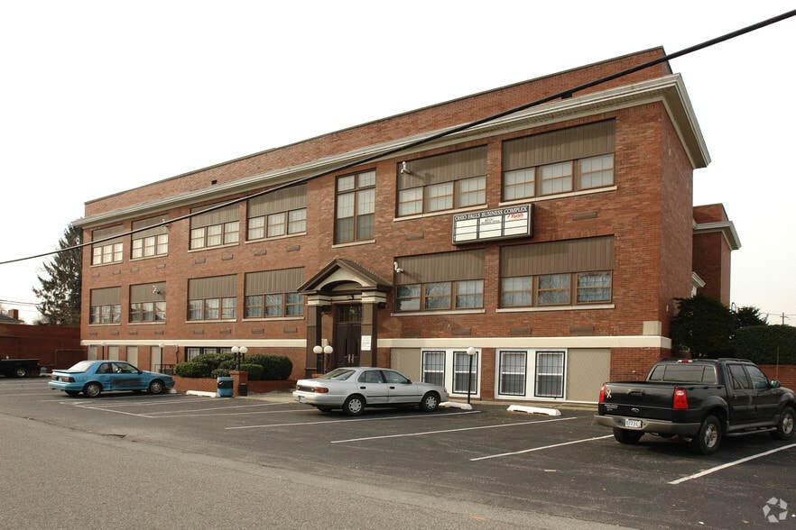 More Photos Of 230 E Montgomery Ave, Clarksville Office Residential For Sale