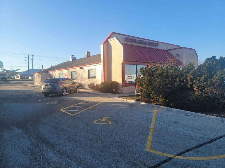 More Photos Of 5910-5960 75th St, Kenosha Unknown For Lease