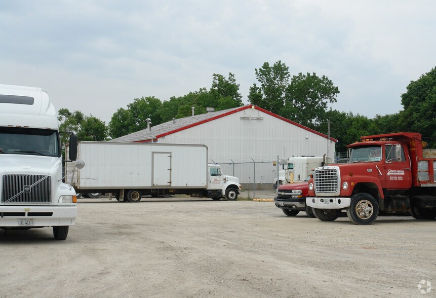 More Photos Of 1217 Channahon Rd, Rockdale Warehouse For Lease