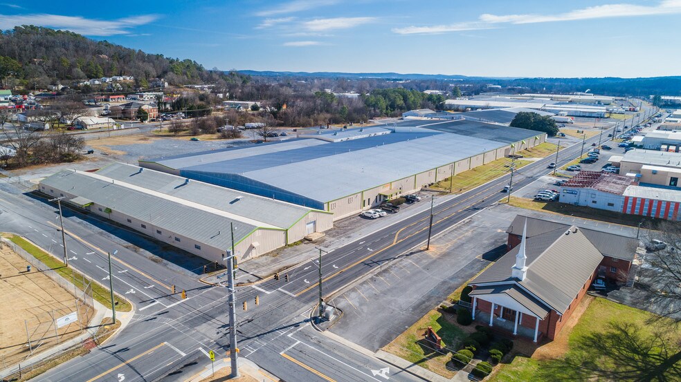 More Photos Of 410 S River St, Calhoun Warehouse For Sale