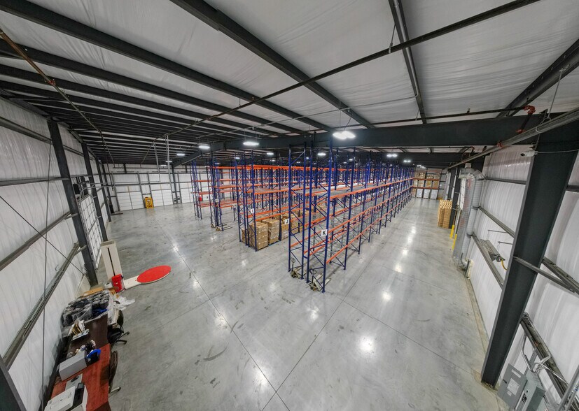 More Photos Of 252 Commerce Dr, Tompkinsville Warehouse For Sale