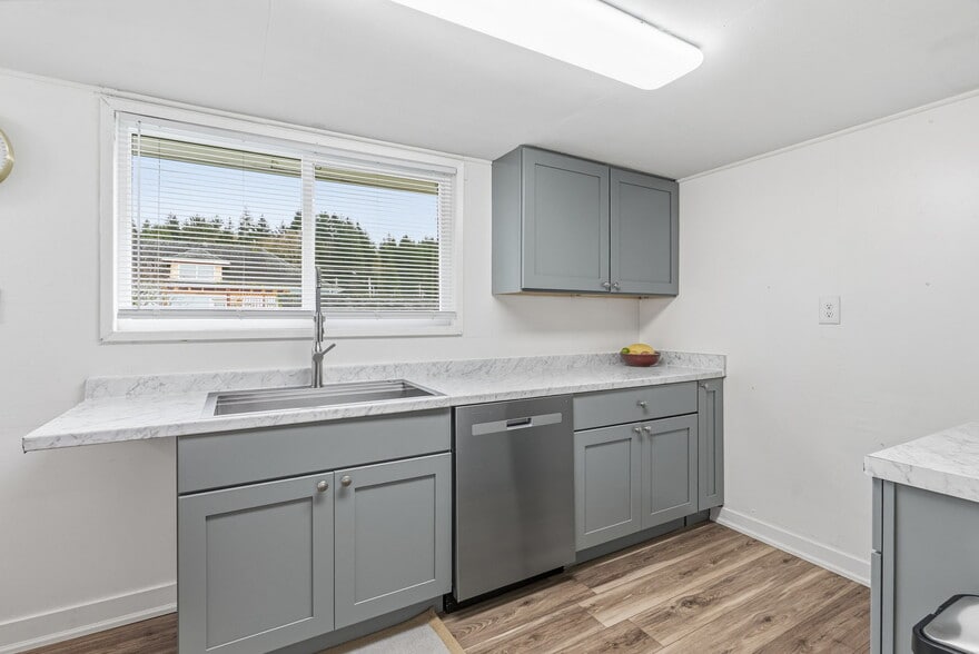 More Photos Of 180 2nd St, Cathlamet Apartments For Sale
