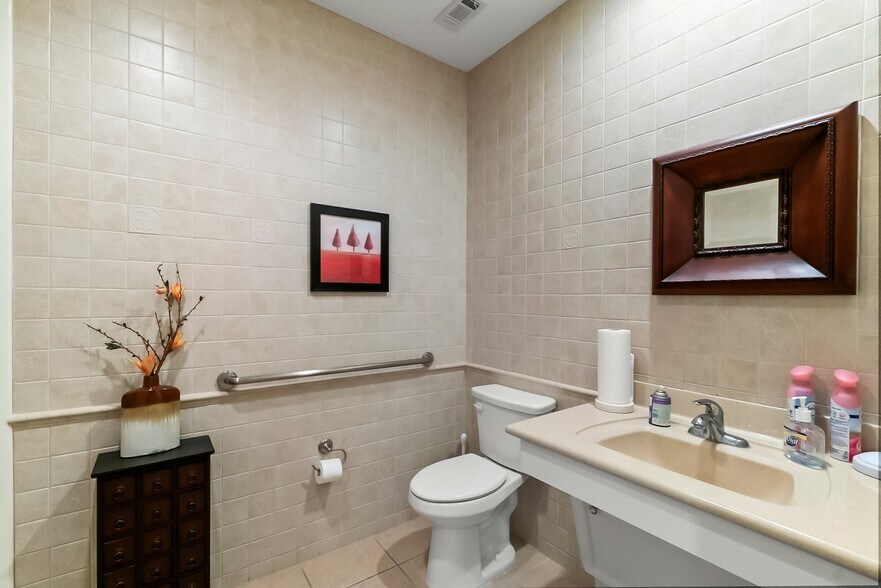 More Photos Of 1824 Sawdust Rd, The Woodlands Medical For Sale