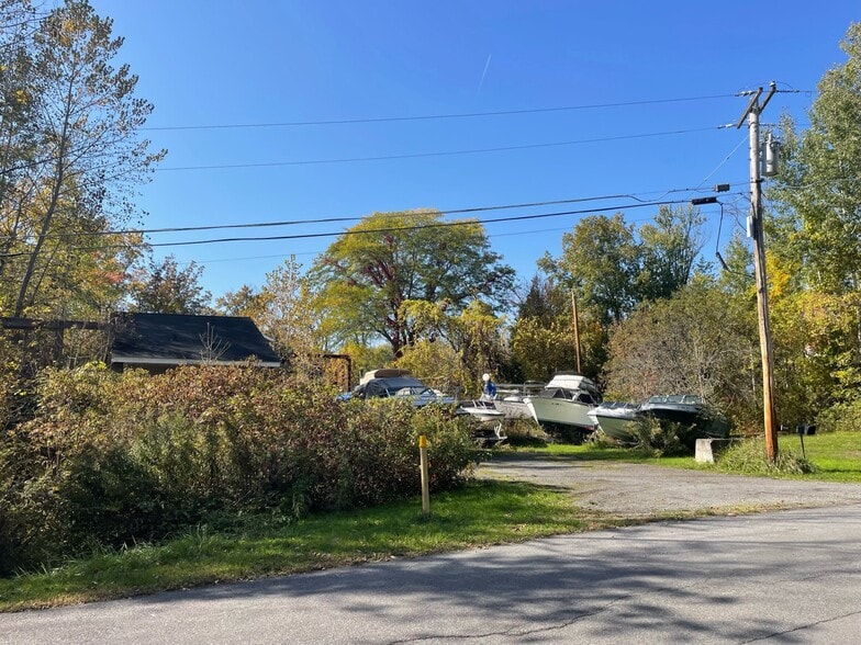 More Photos Of 9503 Hitchcock Point, Bridgeport Marina For Sale