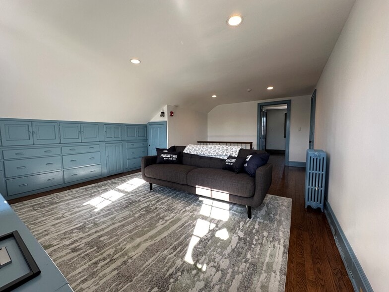 More Photos Of 78 Court St, Freehold Office Residential For Sale