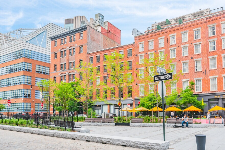 More Photos Of 25-27 Peck Slip, New York Multifamily For Sale