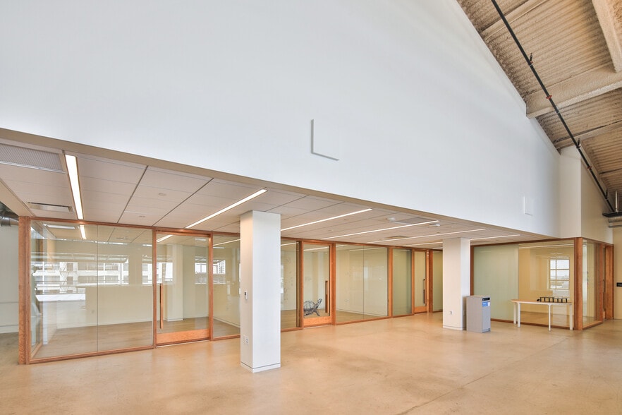 More Photos Of , Los Angeles Office For Sale