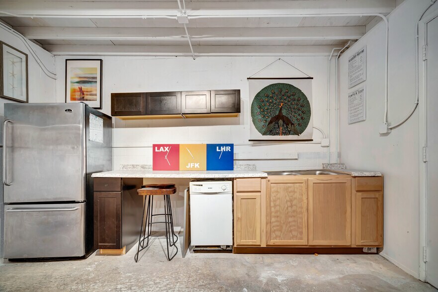 More Photos Of 11915 Inglewood Ave, Hawthorne Medical For Sale