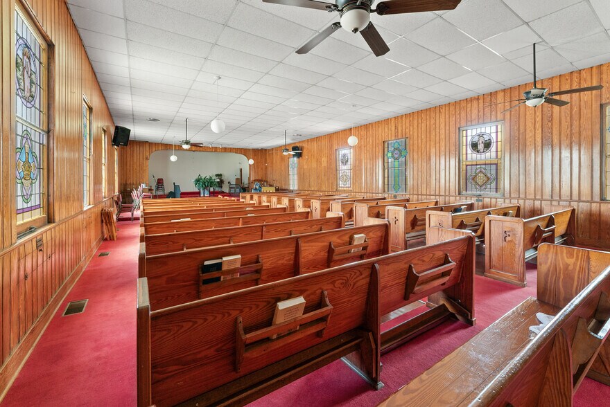 More Photos Of 902 W 36th St, Savannah Religious Facility For Lease