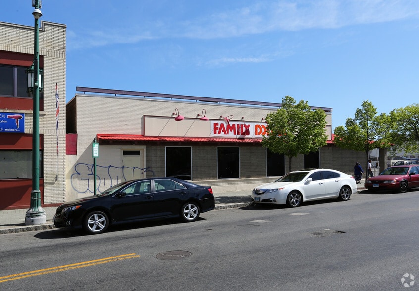 More Photos Of 426 Park St, Hartford Freestanding For Sale