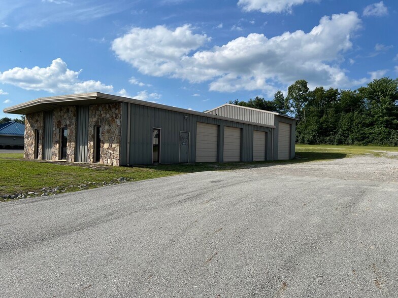 Primary Photo Of 1031 Woodlands Cir, Crossville Flex For Lease