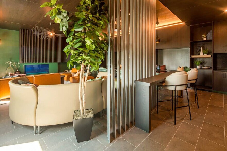 More Photos Of 10375 Washington Blvd, Culver City Apartments For Lease