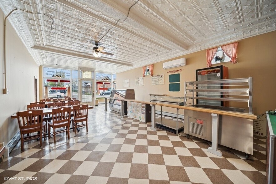 More Photos Of 1407 Franklin St, Michigan City Restaurant For Sale