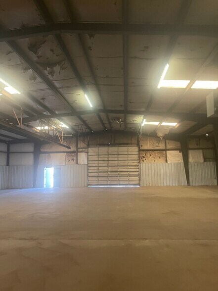 More Photos Of 700 Exchange Ave, Conway Distribution For Lease