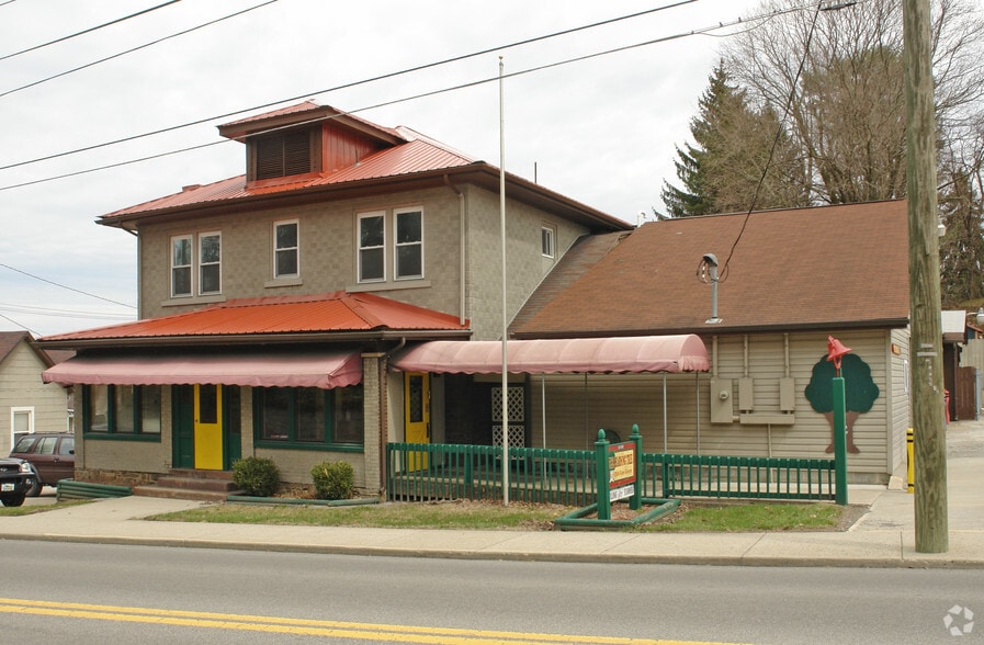 Primary Photo Of 715 N Kanawha St, Beckley Freestanding For Lease