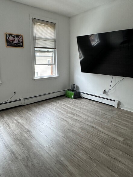 More Photos Of 169 Hillside Ave, Hartford Apartments For Sale