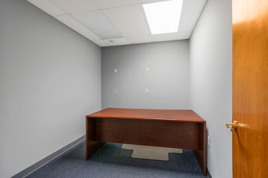 More Photos Of 91 Main St, Woodbridge Storefront For Lease