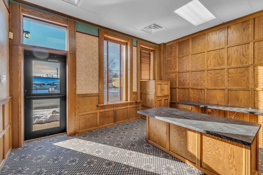 More Photos Of 112 S Pine St, Norborne Bank For Sale