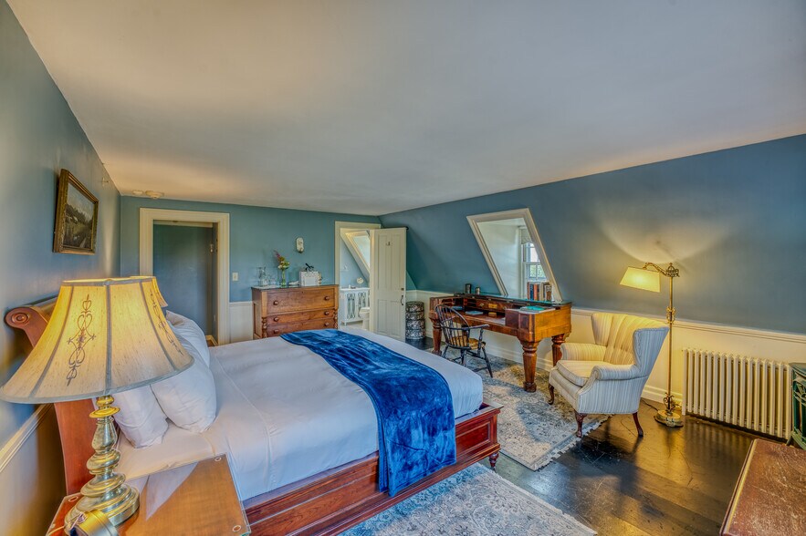 More Photos Of 80 Guider Ln, Bethlehem Hotel For Sale