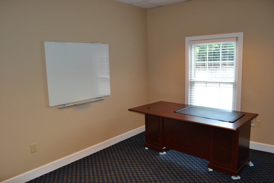 More Photos Of 2340 Perimeter Park Dr, Atlanta Office Residential For Lease