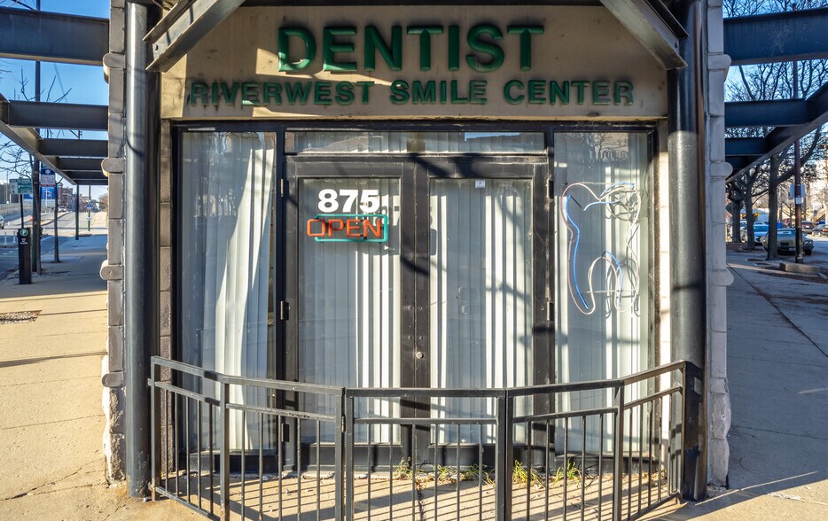 More Photos Of 875 N Milwaukee Ave, Chicago Storefront Retail Residential For Sale