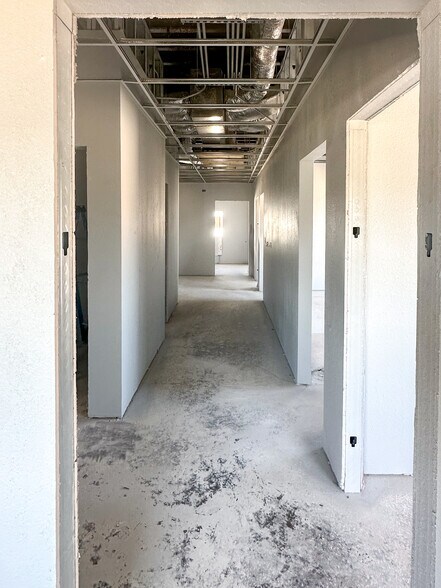 More Photos Of 1208 S Midland Dr, Midland Unknown For Lease