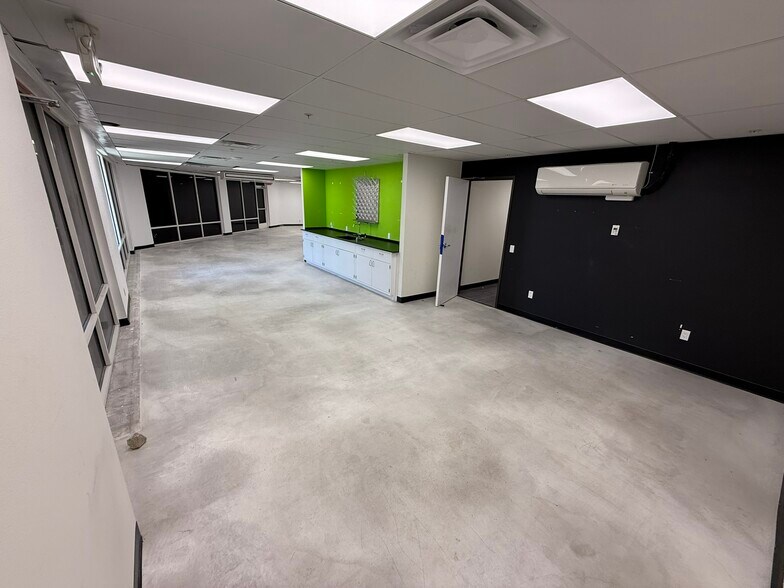 More Photos Of 32475 Date Palm Dr, Cathedral City Freestanding For Lease