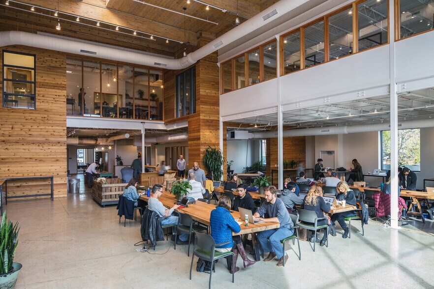 More Photos Of 5540 N Lamar Blvd, Austin Loft Creative Space For Lease