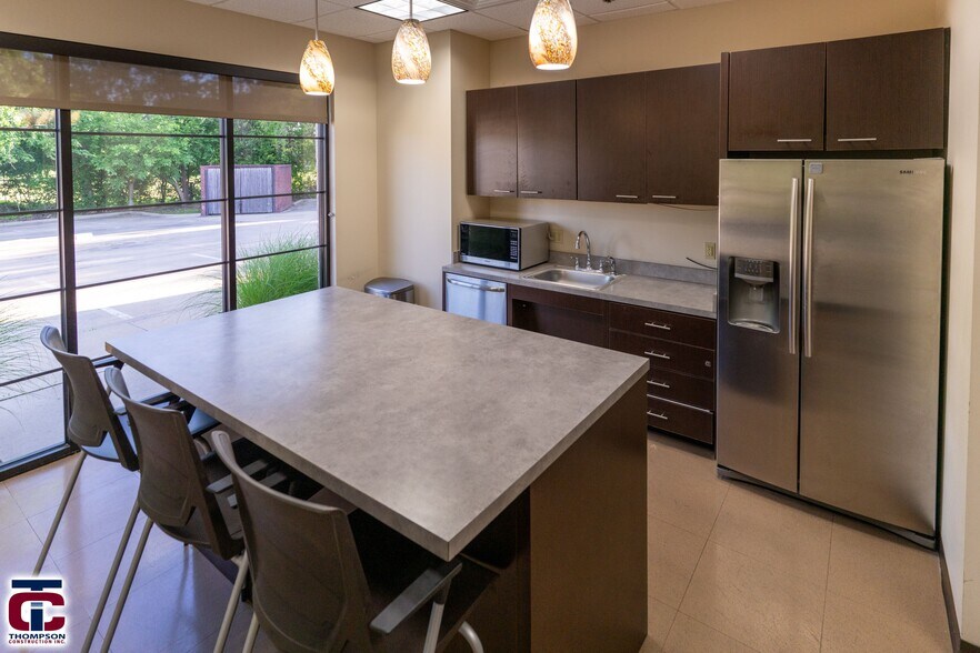 More Photos Of 8126 S Mingo Rd, Tulsa Medical For Lease