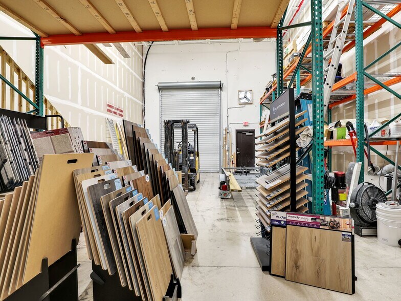 More Photos Of 8821 Business Park Dr, Fort Myers Warehouse For Sale