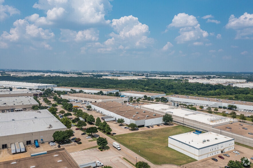 More Photos Of 2750 113th St, Grand Prairie Distribution For Lease