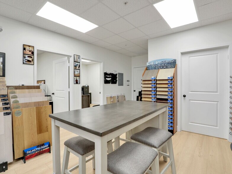 More Photos Of 8821 Business Park Dr, Fort Myers Warehouse For Sale