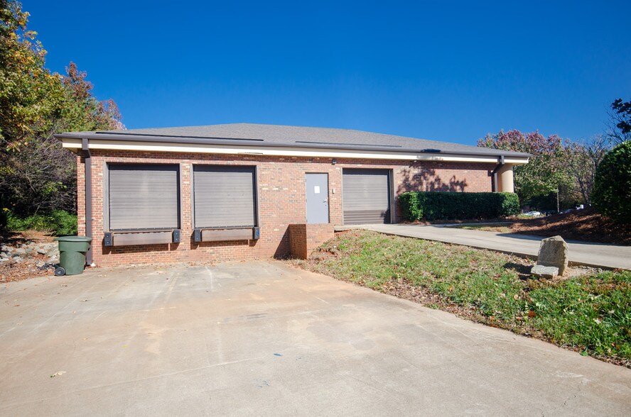 More Photos Of 4260 Piedmont Pky, Greensboro Light Distribution For Lease