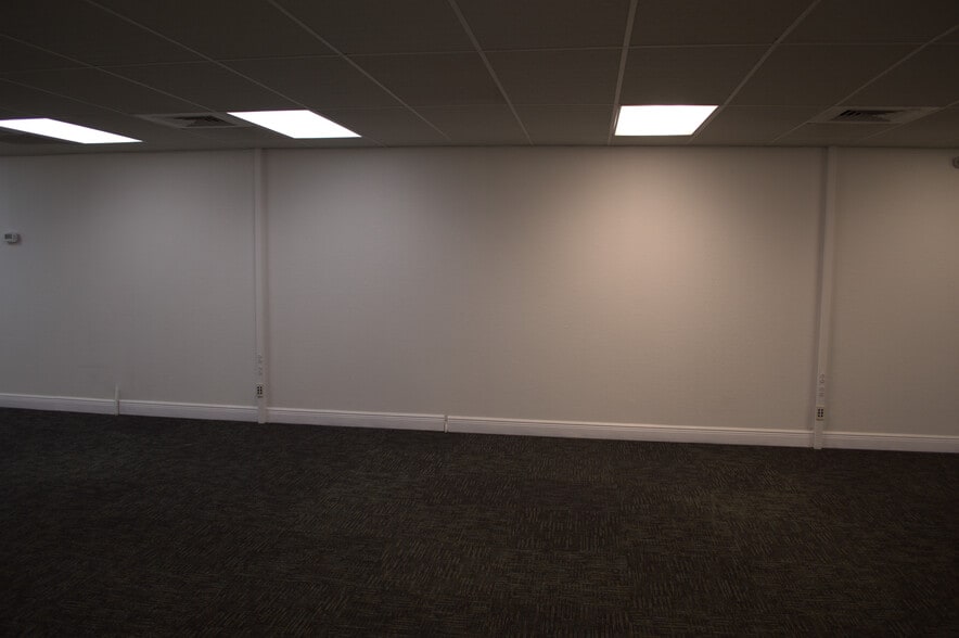 More Photos Of 2979 N 46th Ave, Saint Petersburg Office For Lease