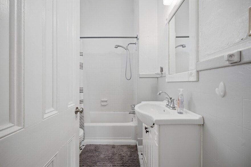 More Photos Of 367 Middle St, Portsmouth Apartments For Sale