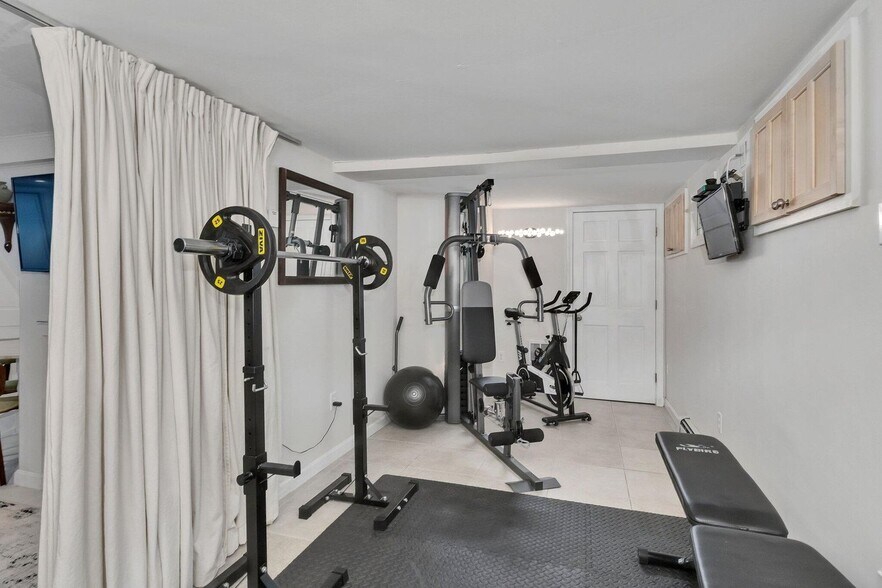 More Photos Of 139 A Bradford St, Provincetown Storefront Retail Residential For Sale