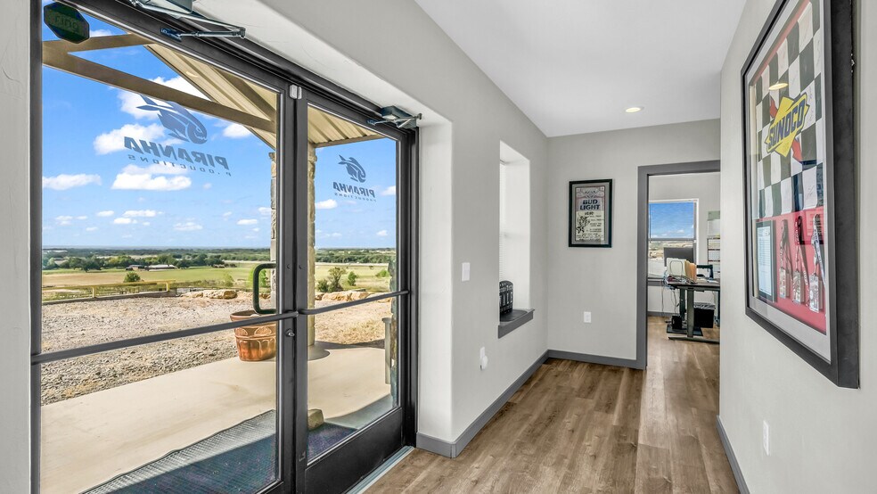 More Photos Of 125 Winners Cir, Weatherford Showroom For Sale