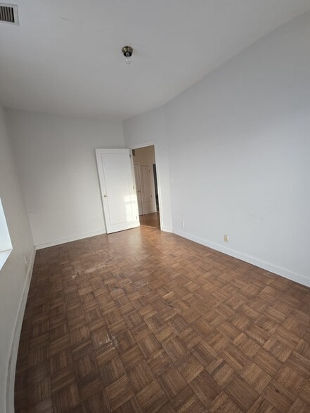 More Photos Of 129 11th St, Brooklyn Manufacturing For Lease