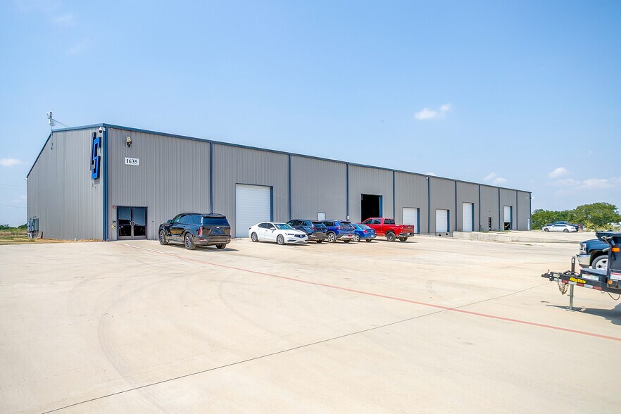 More Photos Of 1635 N FM 156, Ponder Unknown For Lease