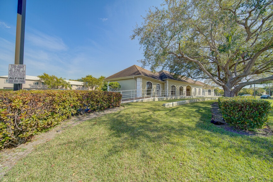 More Photos Of 9245 SW 158th Ln, Miami Office For Lease