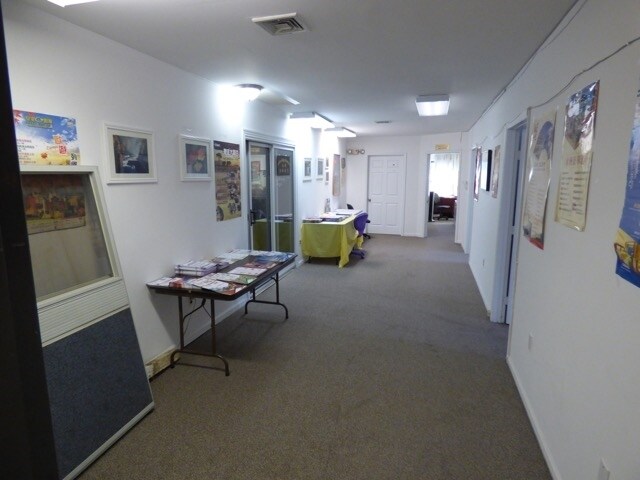 More Photos Of 1967 Lincoln Hwy, Edison Office For Sale