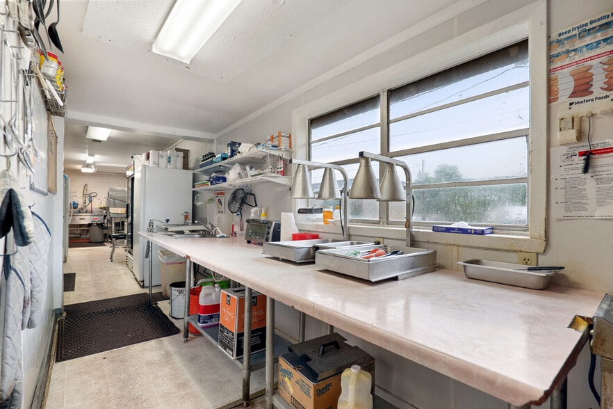 More Photos Of 107 E Main St, Hardy Restaurant For Sale