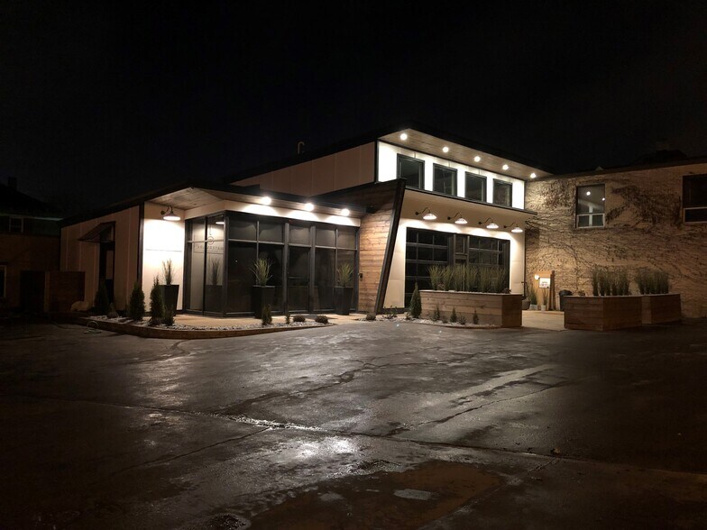 More Photos Of 206 N Main St, Wheaton Storefront Retail Office For Sale