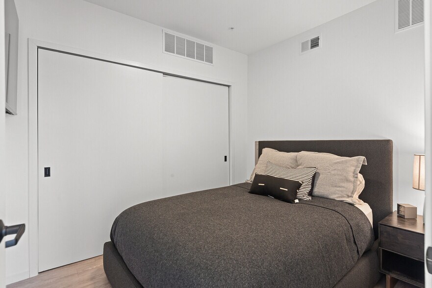More Photos Of 2640 Nicollet Ave, Minneapolis Apartments For Sale