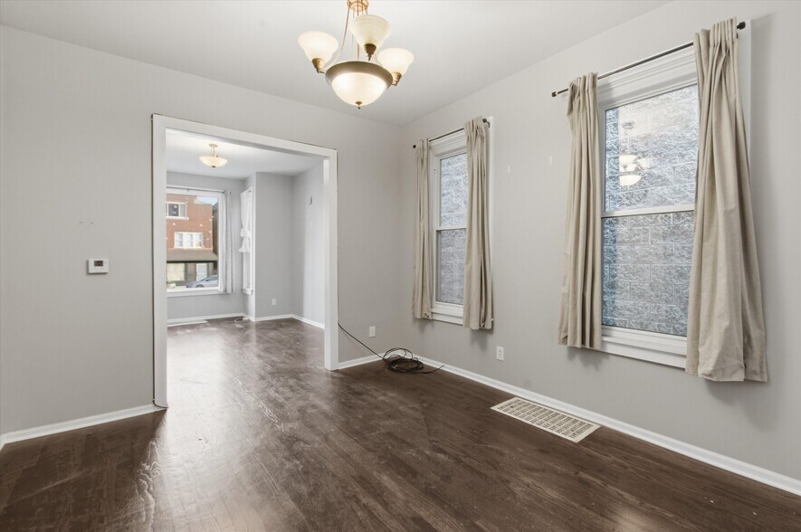 More Photos Of 4140 N Western Ave, Chicago Multifamily For Sale