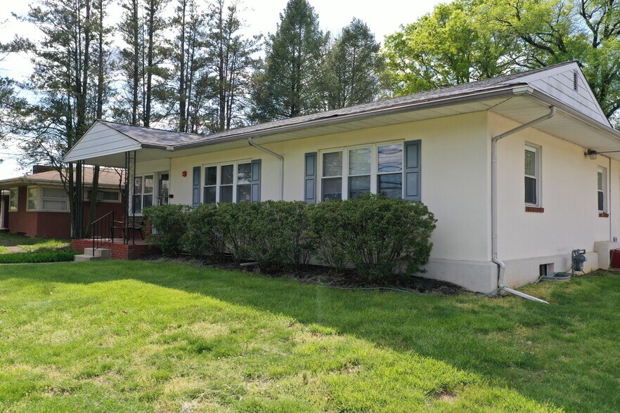 More Photos Of 1176 Whitehorse Mercerville Rd, Hamilton Office For Sale