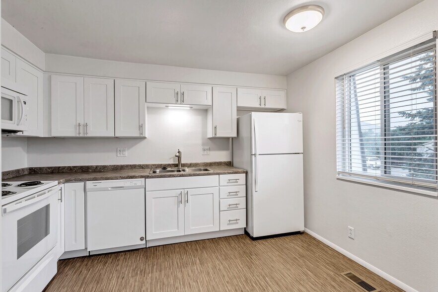 More Photos Of 2519 S 300 E, South Salt Lake Apartments For Sale
